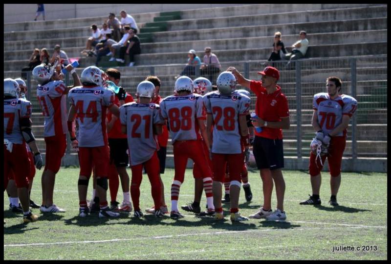 Il-presidente-Emanuele-Garzia-abbevera-gli-atleti-dellunder-19-(Foto-Giulia-Congia).jpg