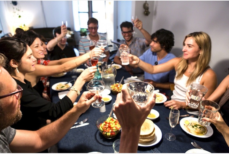 CENA-DEGLI-SCONOSCIUTI.jpg